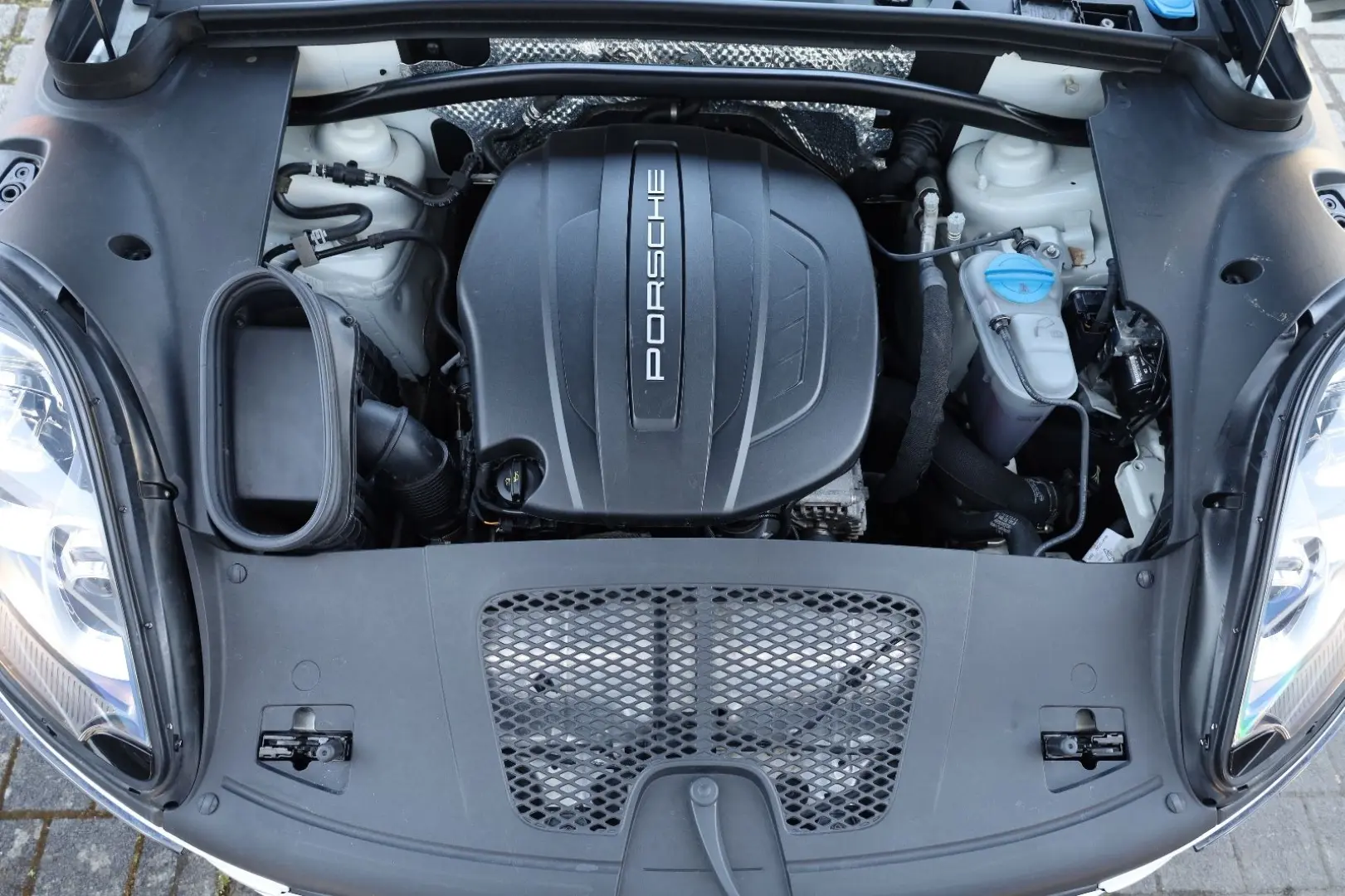 Macan 2.0 AWD AIRMATIC BOSÉ PANO 4xSHZ SBL R20