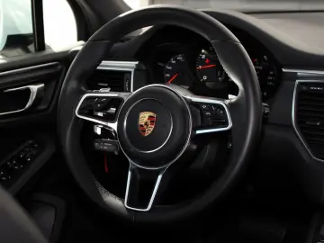 Macan 2.0 TFSI SPORTPAKET KAMERA AHK 20 ZOLL RS