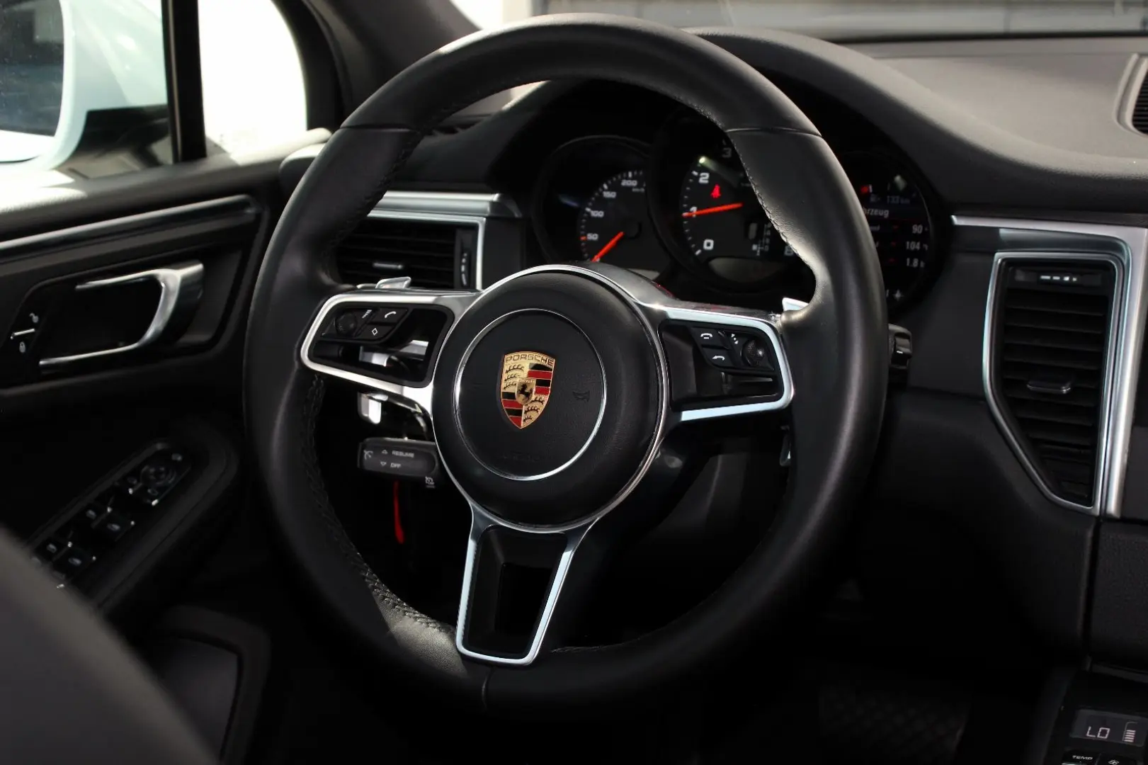 Macan 2.0 TFSI SPORTPAKET KAMERA AHK 20 ZOLL RS