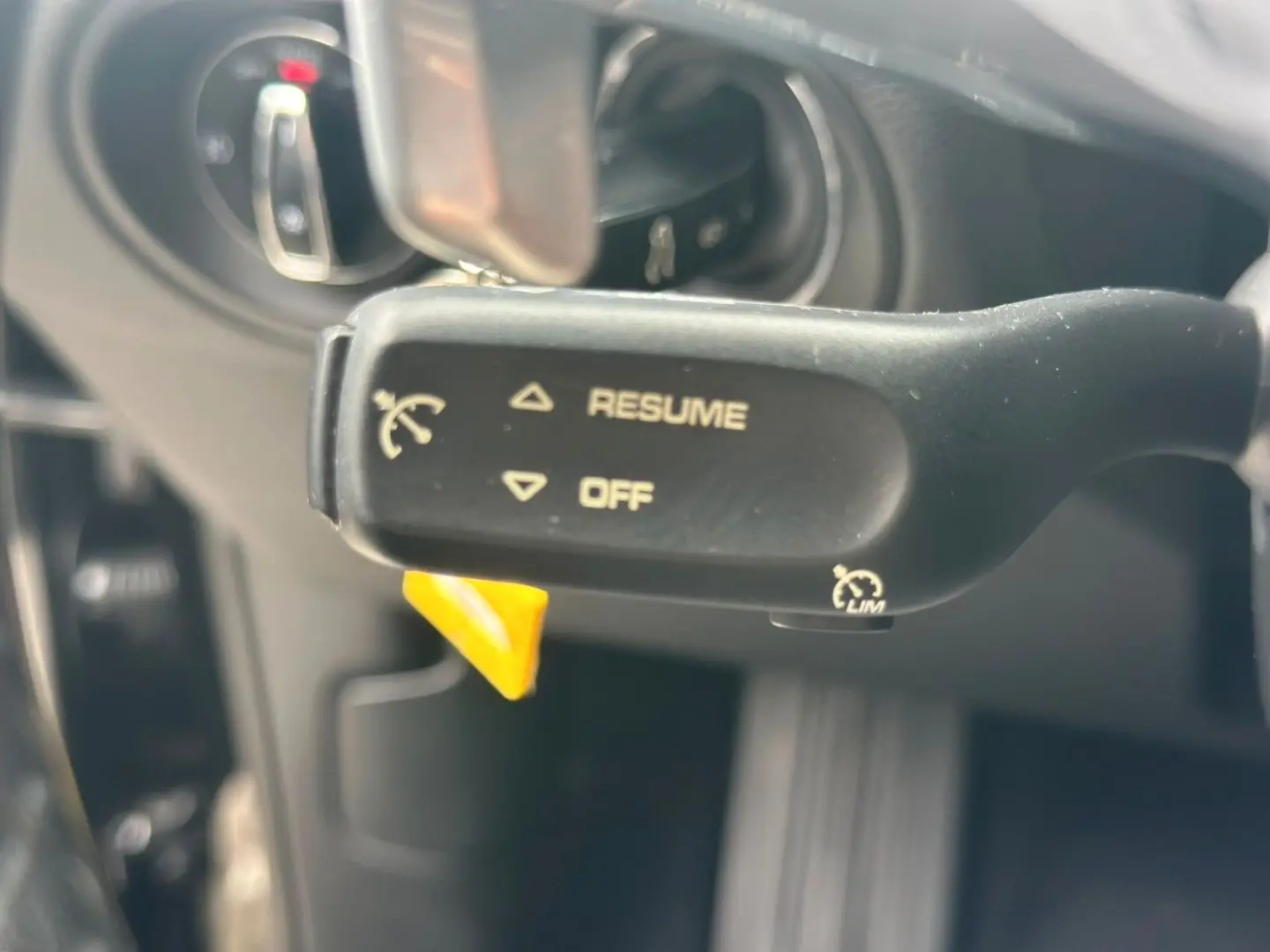 Macan MEMORY AHK 20  BI-XENON LEDER