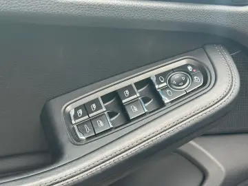 Macan MEMORY AHK 20  BI-XENON LEDER