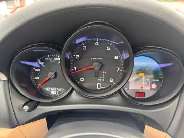 Macan  Neues Modell Facelift  DE  LED  Carplay