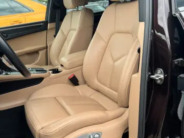 Macan  Neues Modell Facelift  DE  LED  Carplay