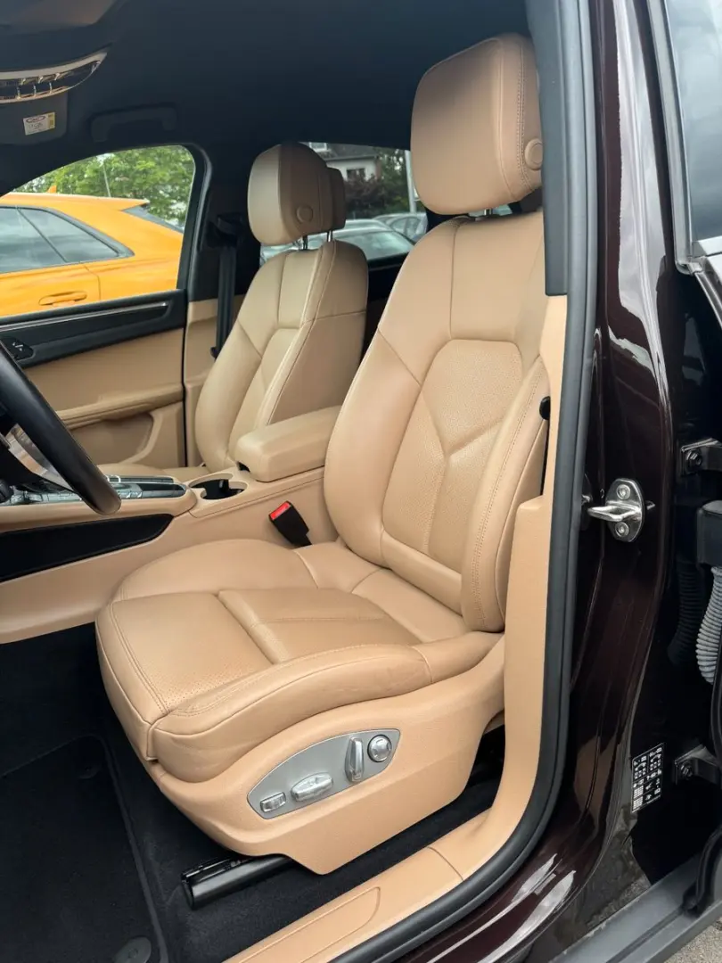 Macan  Neues Modell Facelift  DE  LED  Carplay