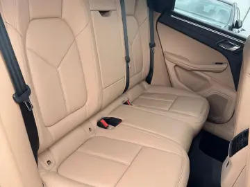 Macan  Neues Modell Facelift  DE  LED  Carplay