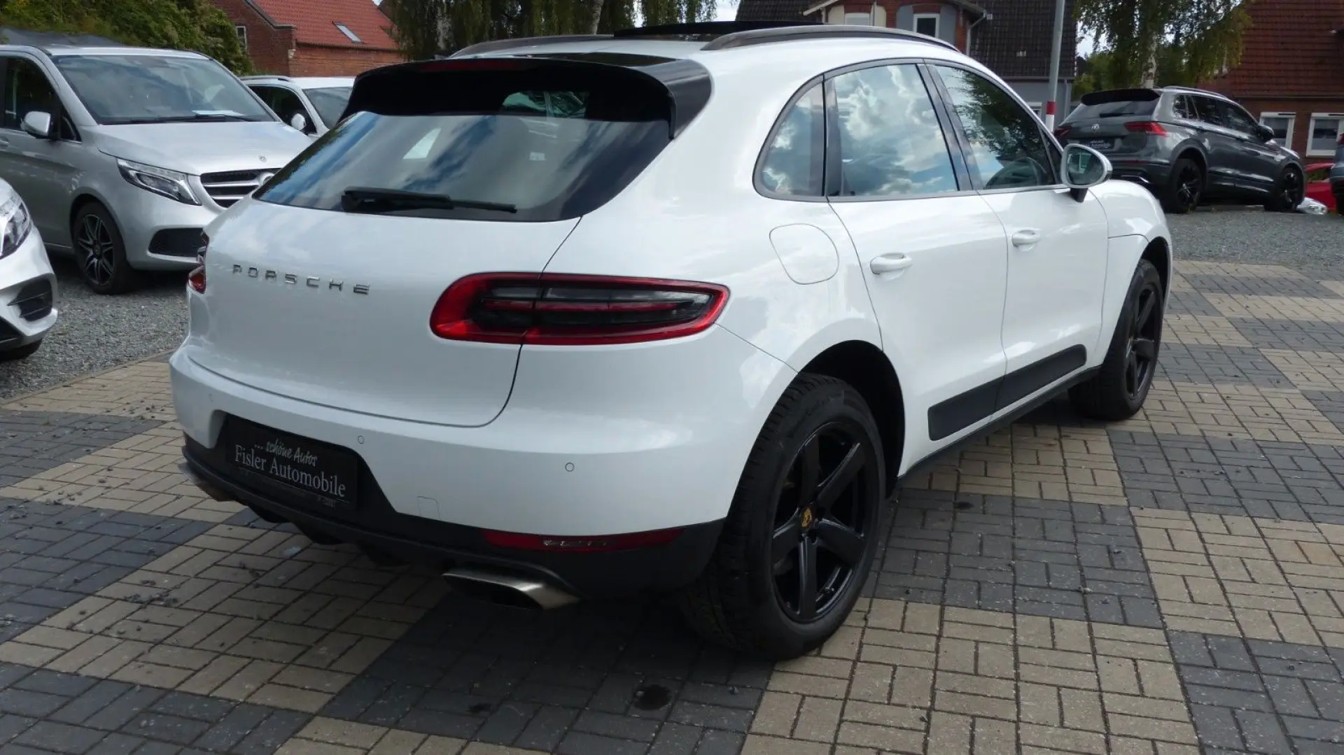 Macan 2.0 Panorama Navi Leder