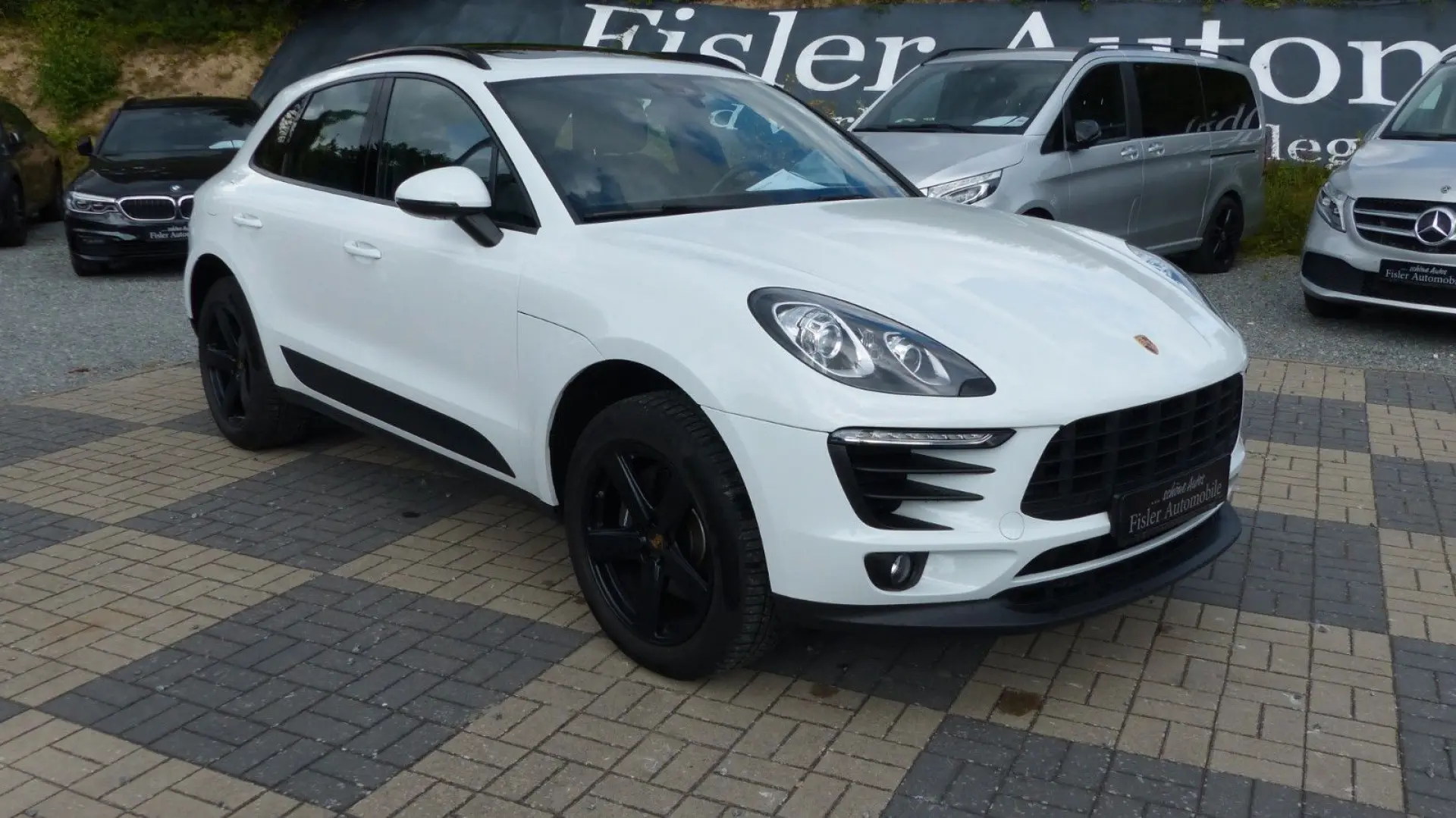 Macan 2.0 Panorama Navi Leder
