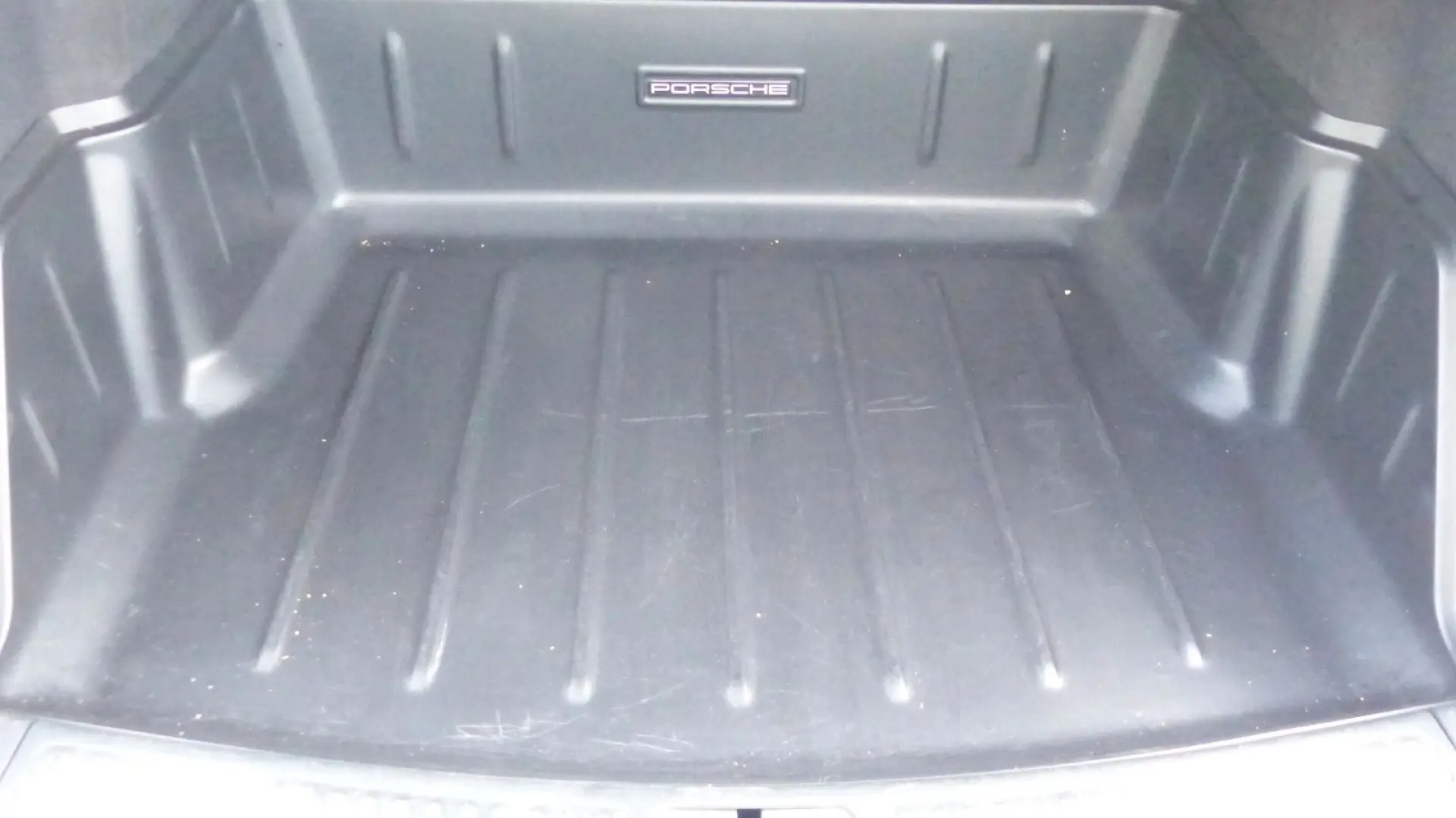 Macan 2.0 Panorama Navi Leder