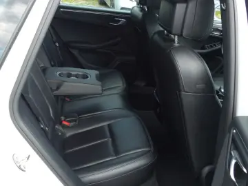 Macan 2.0 Panorama Navi Leder