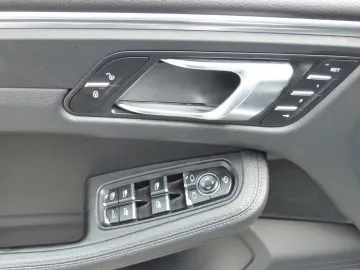 Macan 2.0 Panorama Navi Leder