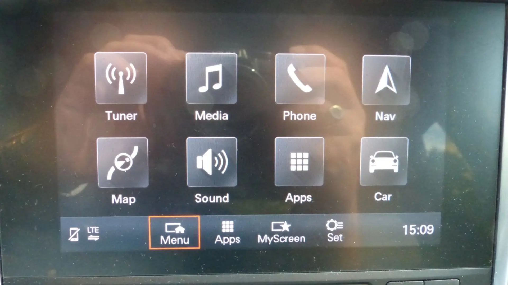 Macan 2.0 Panorama Navi Leder