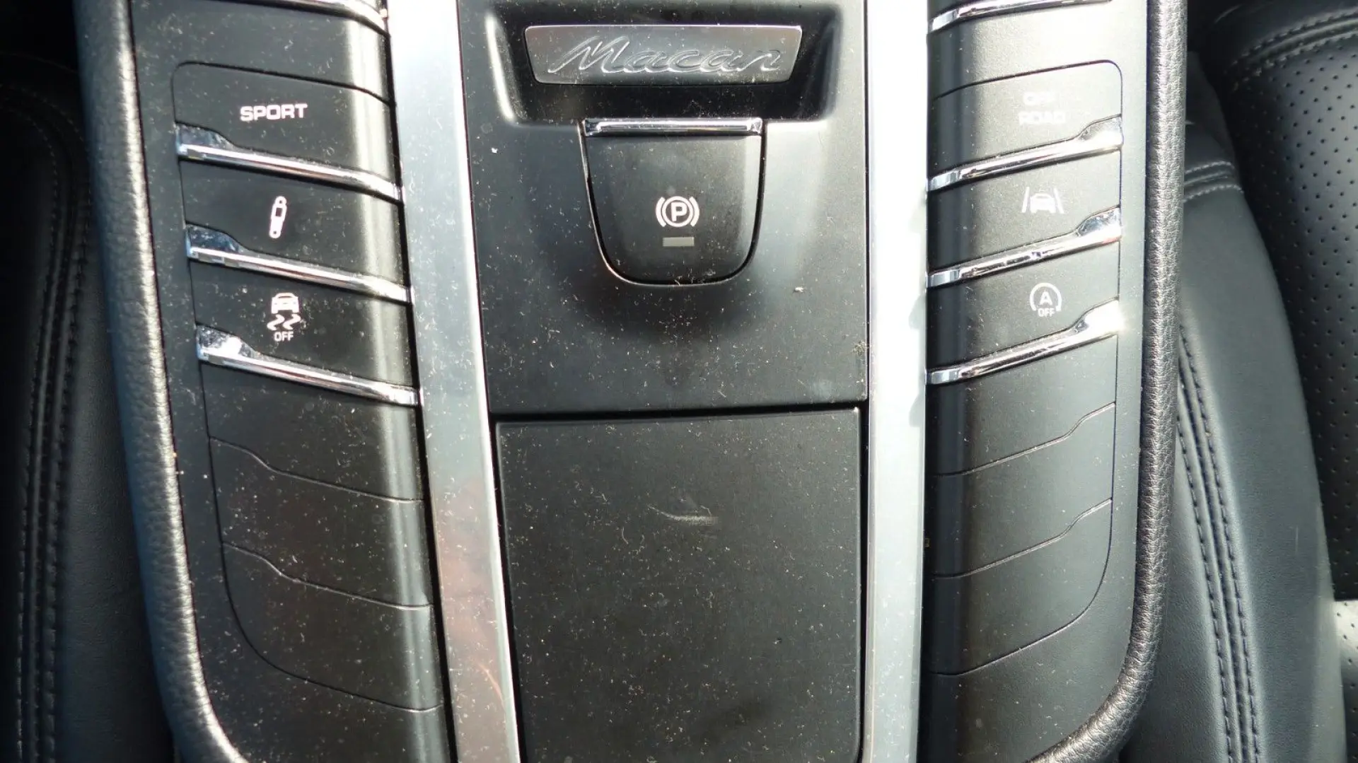 Macan 2.0 Panorama Navi Leder