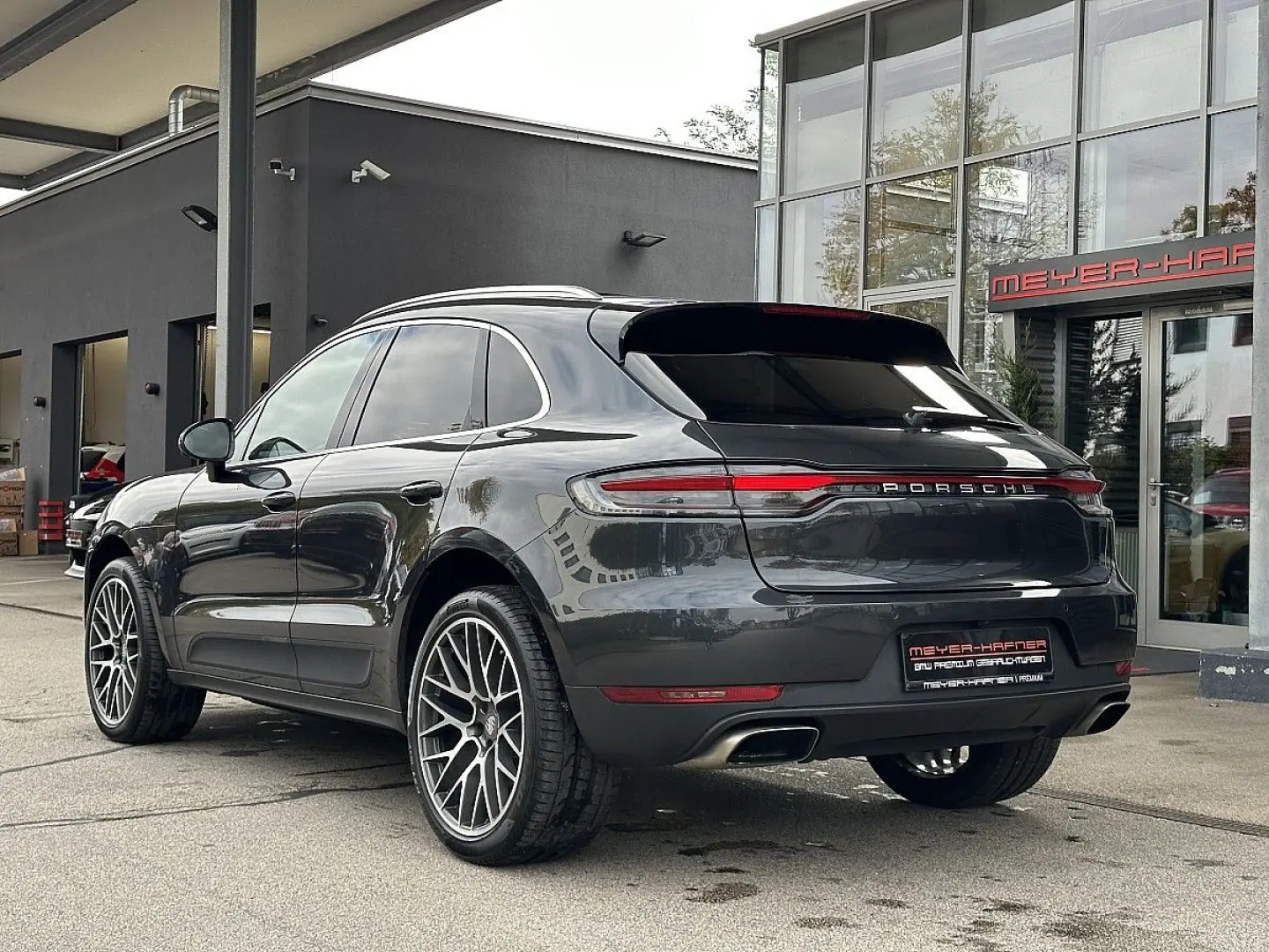 Macan   AHK   Pano   BOSE   STHZ   21