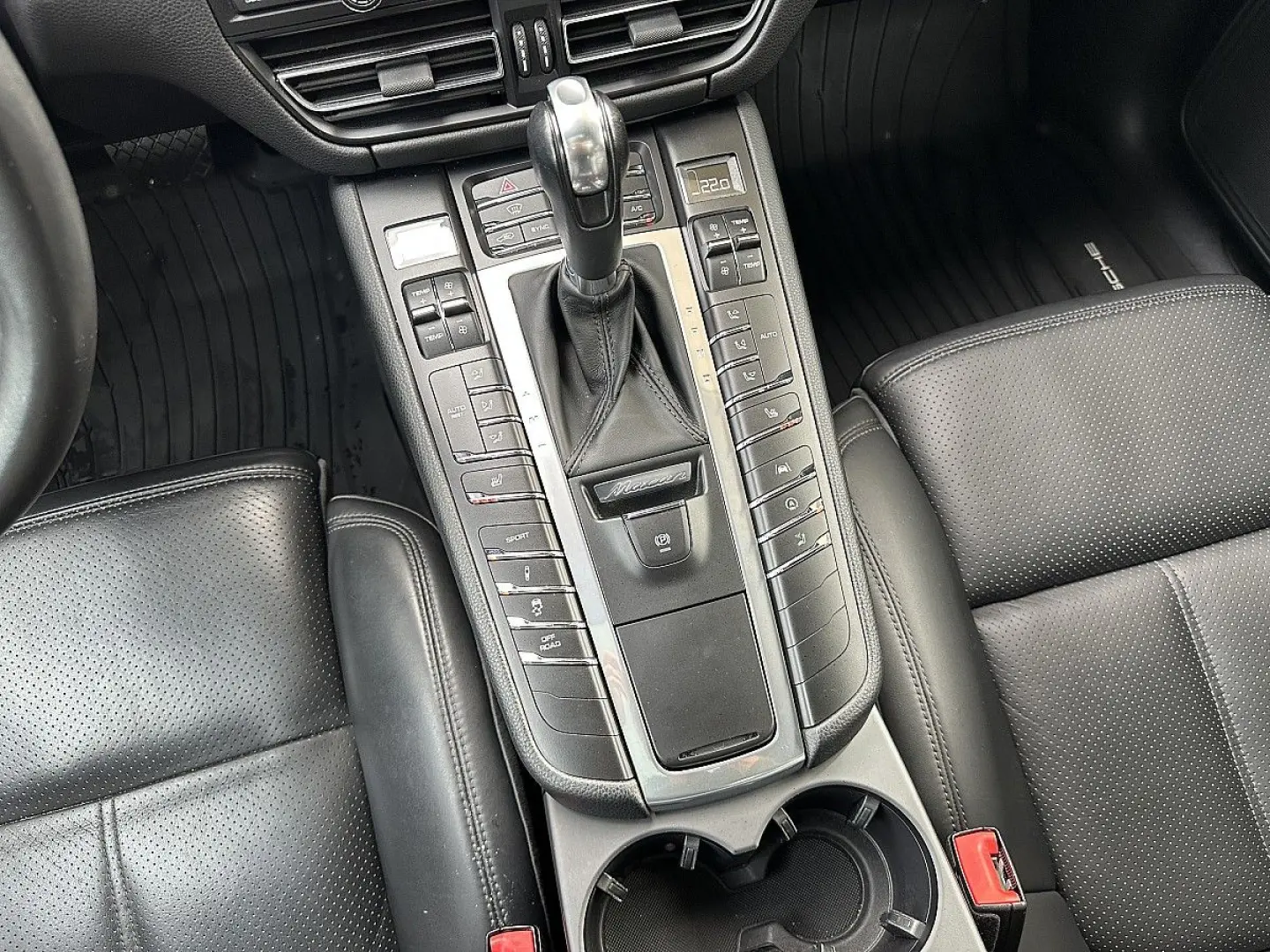 Macan   AHK   Pano   BOSE   STHZ   21