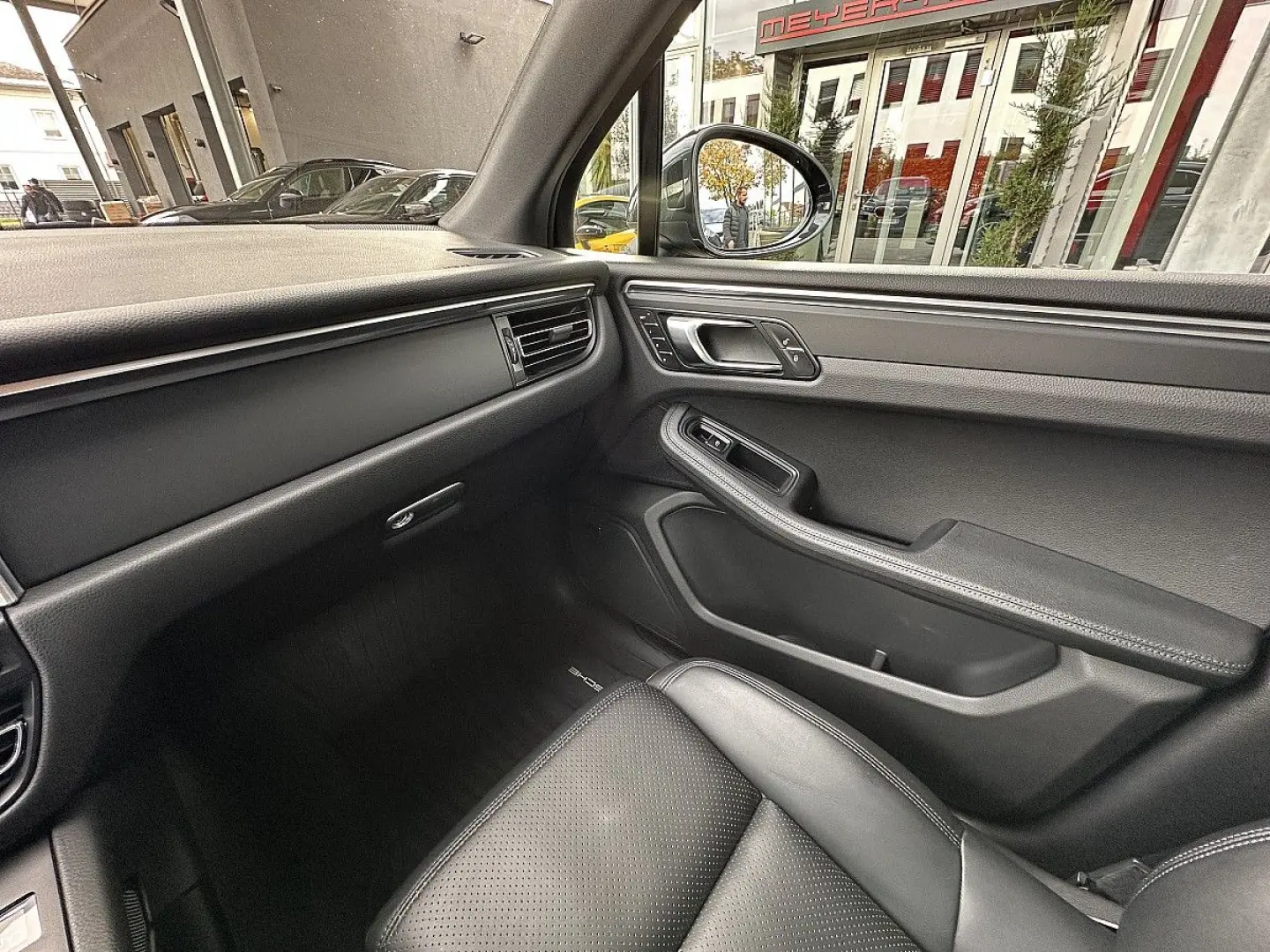 Macan   AHK   Pano   BOSE   STHZ   21