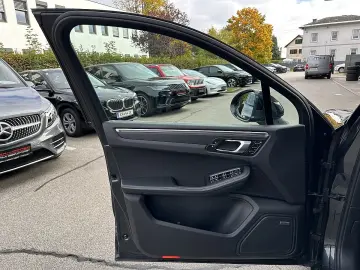 Macan   AHK   Pano   BOSE   STHZ   21