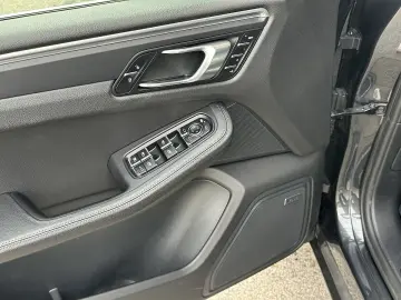 Macan   AHK   Pano   BOSE   STHZ   21