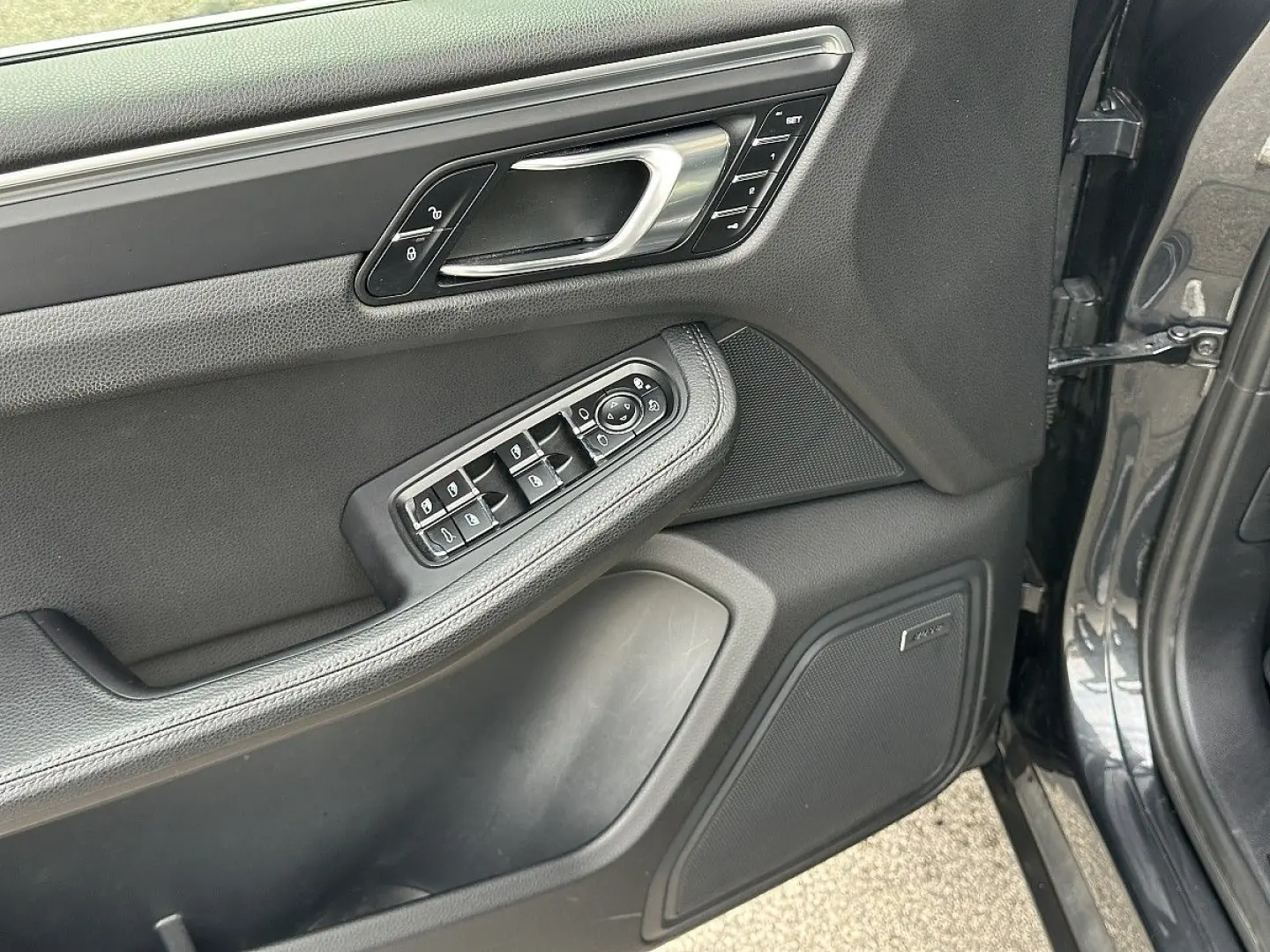 Macan   AHK   Pano   BOSE   STHZ   21