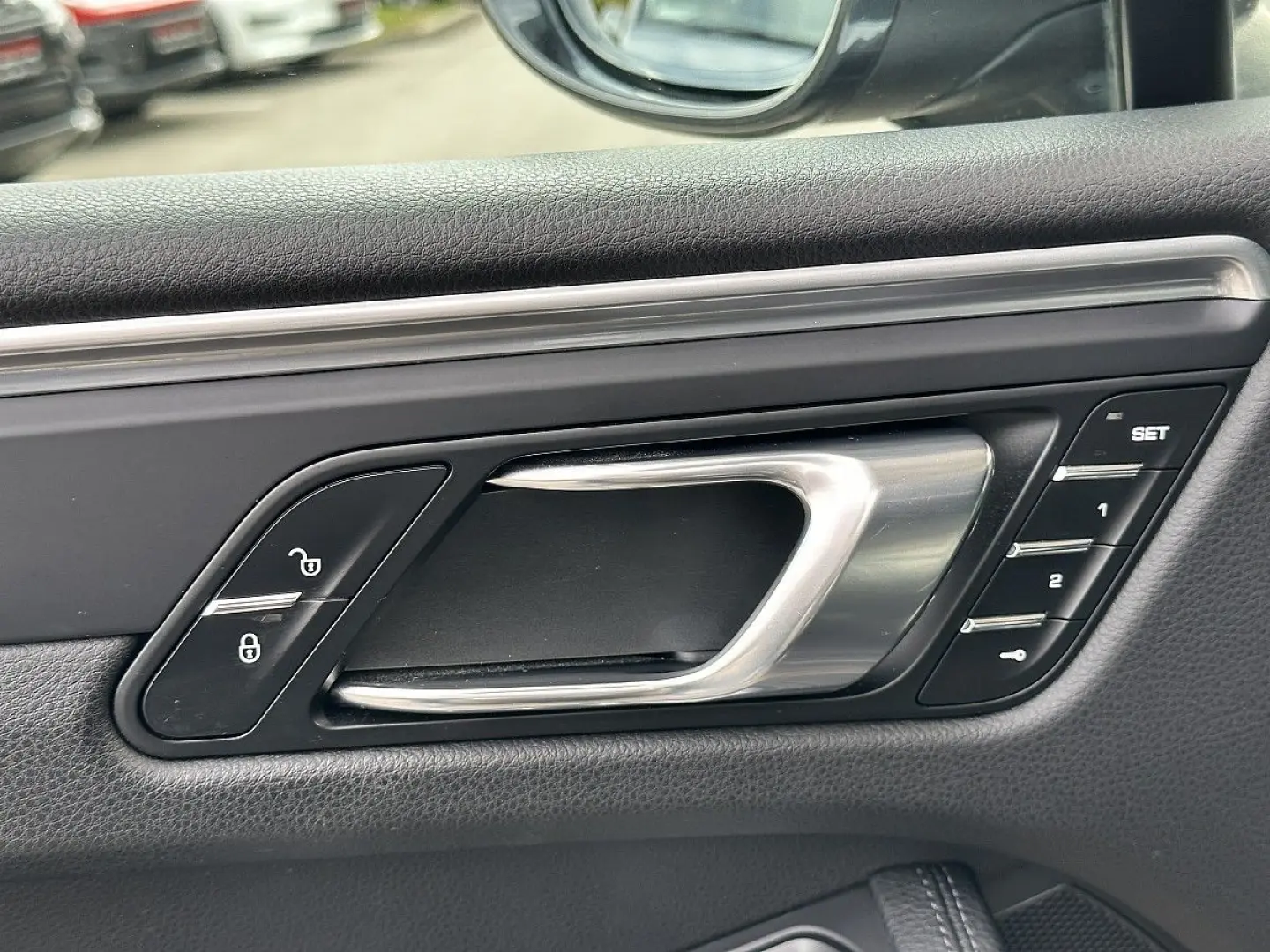 Macan   AHK   Pano   BOSE   STHZ   21