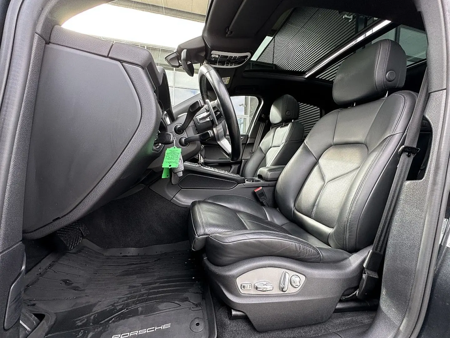 Macan   AHK   Pano   BOSE   STHZ   21