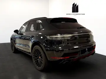 Macan S