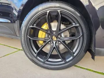 Macan PDK FACELIFT PANO DAK CAMERA  TREKHAAK BOS