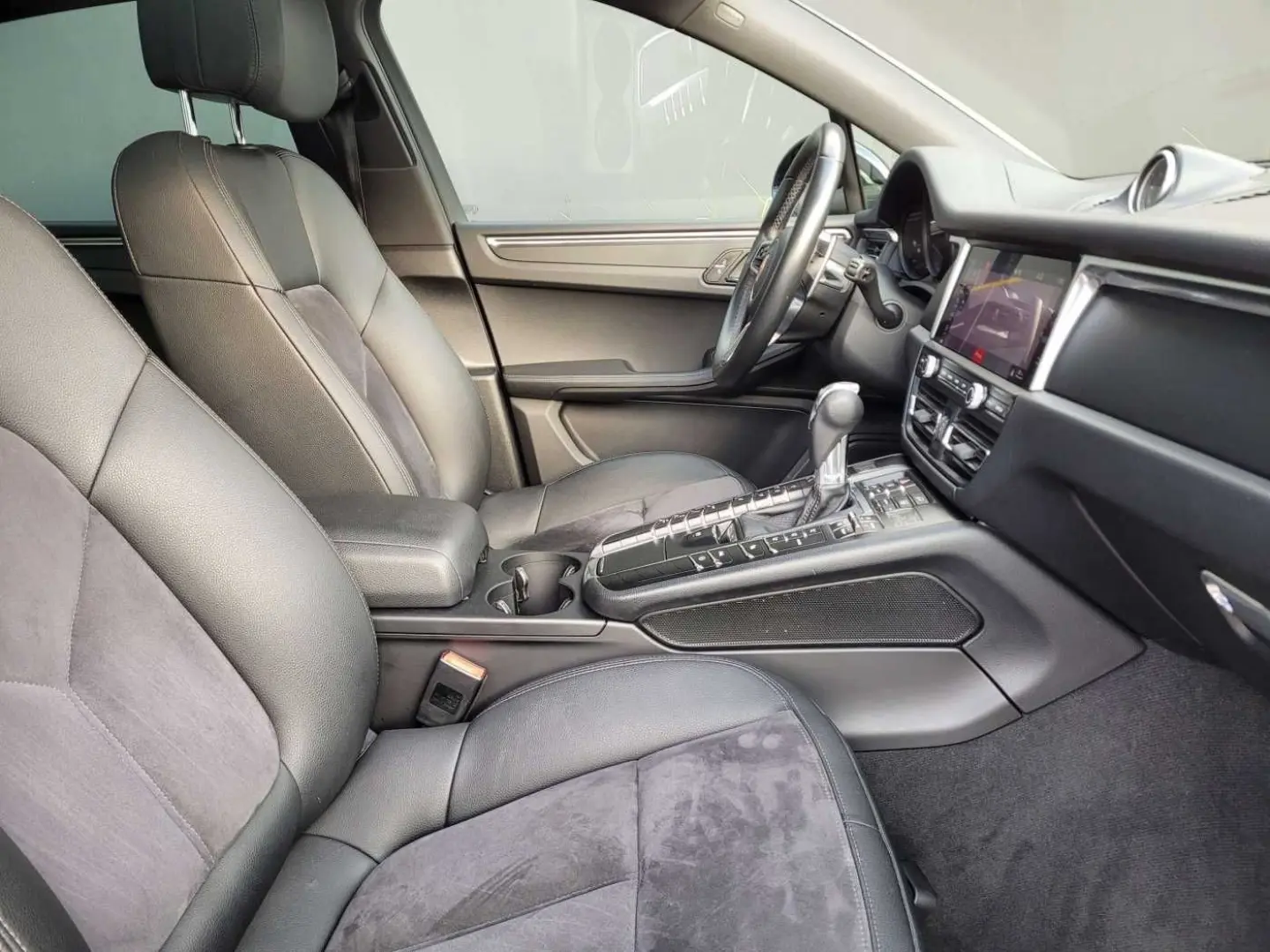 Macan PDK FACELIFT PANO DAK CAMERA  TREKHAAK BOS