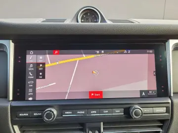 Macan PDK FACELIFT PANO DAK CAMERA  TREKHAAK BOS