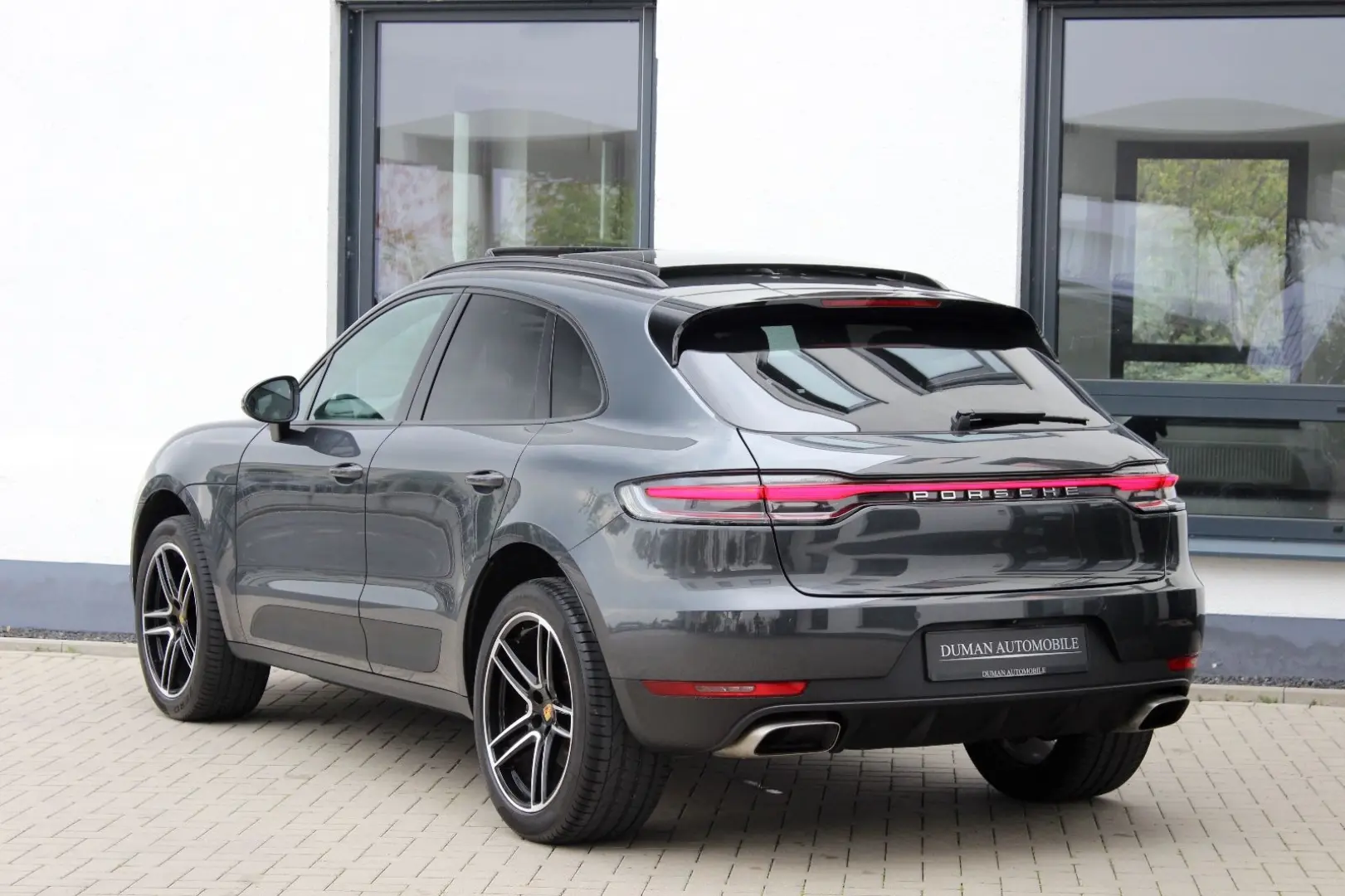 Macan 2.0 TFSI SPORTPAKET LED PANO 20 ZOLL 1.HD