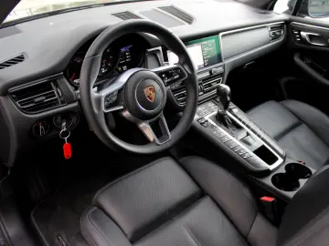 Macan 2.0 TFSI SPORTPAKET LED PANO 20 ZOLL 1.HD