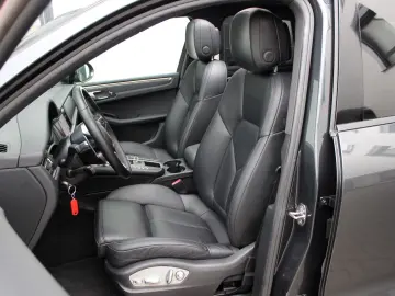 Macan 2.0 TFSI SPORTPAKET LED PANO 20 ZOLL 1.HD