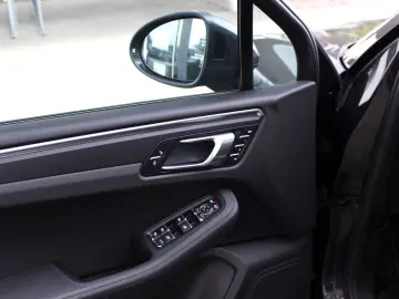 Macan 2.0 TFSI SPORTPAKET LED PANO 20 ZOLL 1.HD