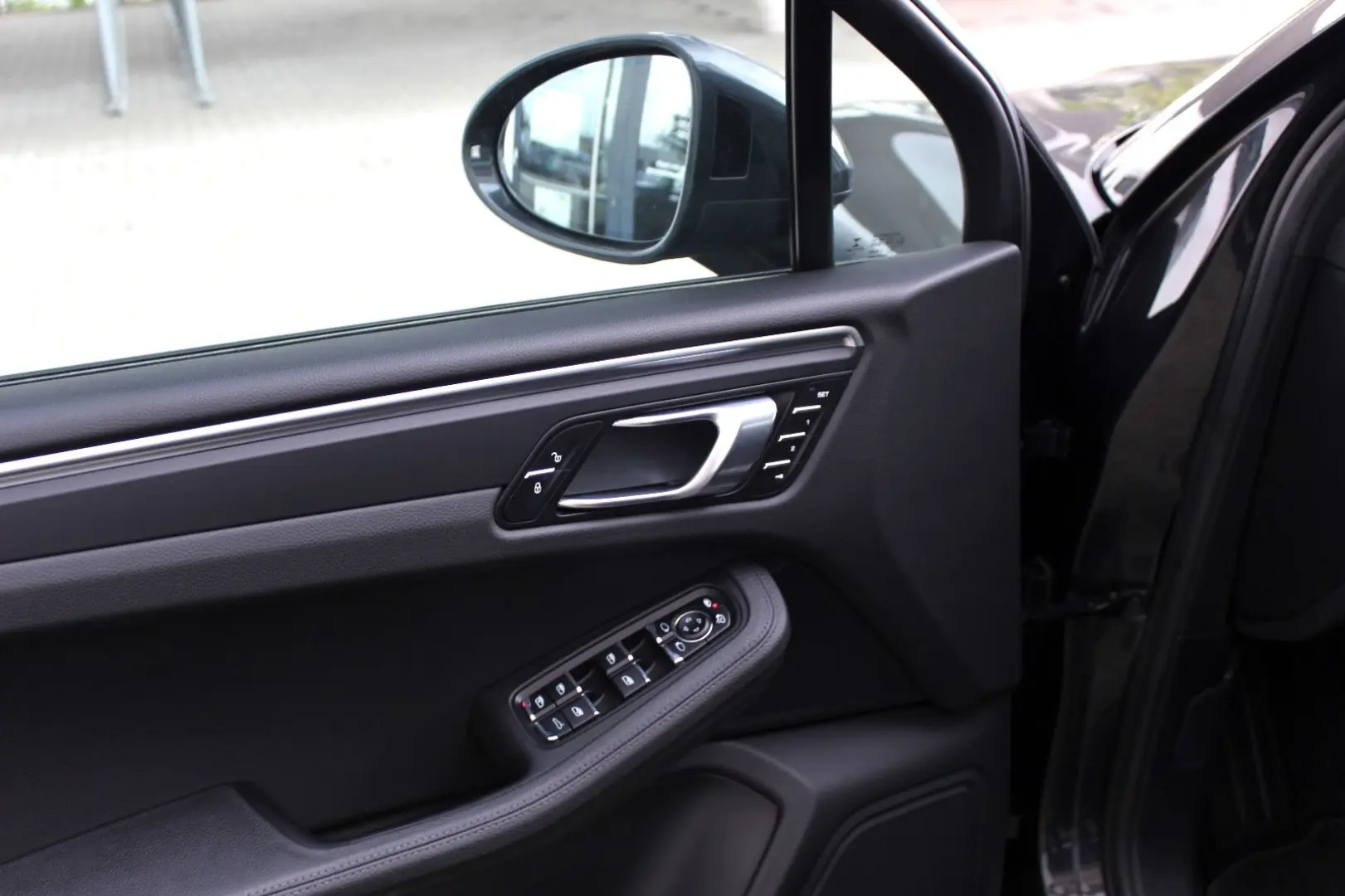 Macan 2.0 TFSI SPORTPAKET LED PANO 20 ZOLL 1.HD