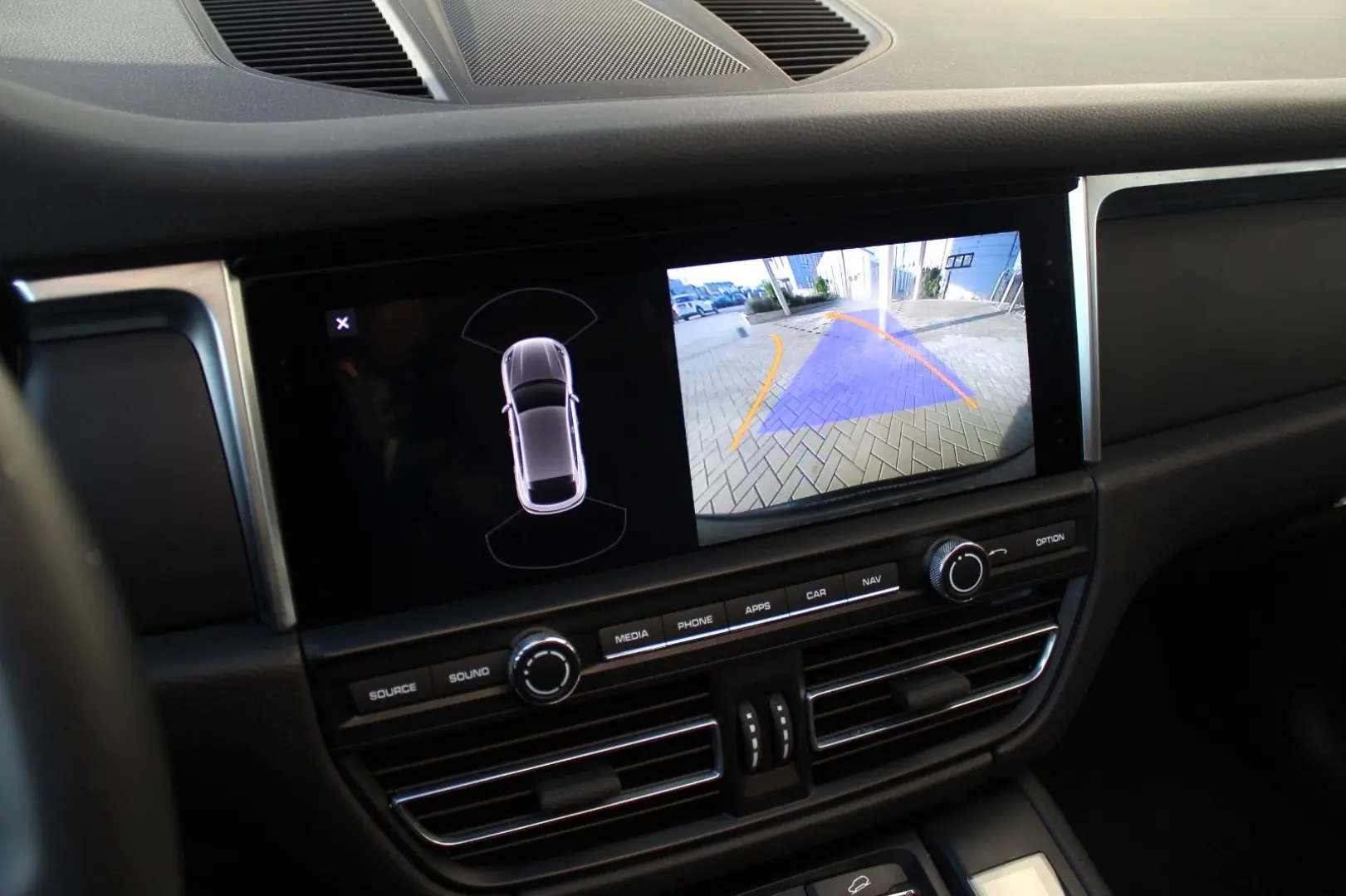 Macan 2.0 TFSI SPORTPAKET LED PANO 20 ZOLL 1.HD