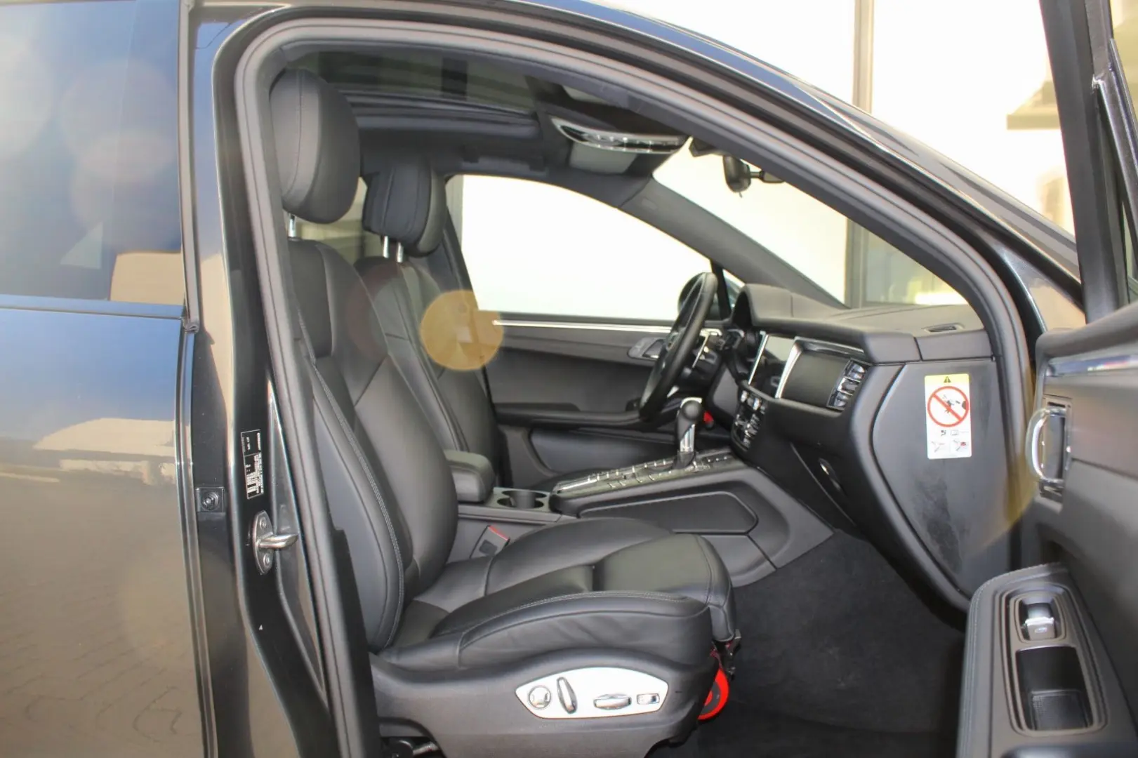 Macan 2.0 TFSI SPORTPAKET LED PANO 20 ZOLL 1.HD