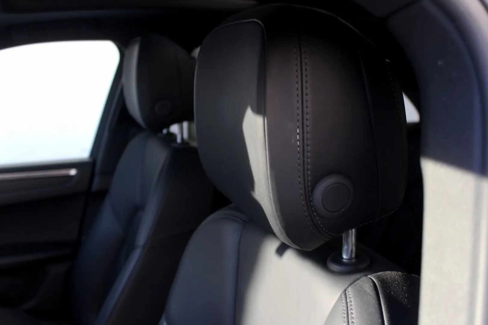 Macan 2.0 TFSI SPORTPAKET LED PANO 20 ZOLL 1.HD