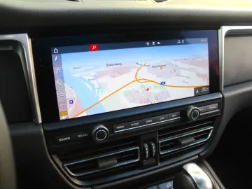 Macan 2.0 TFSI SPORTPAKET LED PANO 20 ZOLL 1.HD