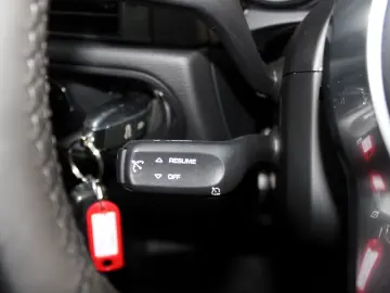 Macan 2.0 TFSI SPORTPAKET LED PANO 20 ZOLL 1.HD