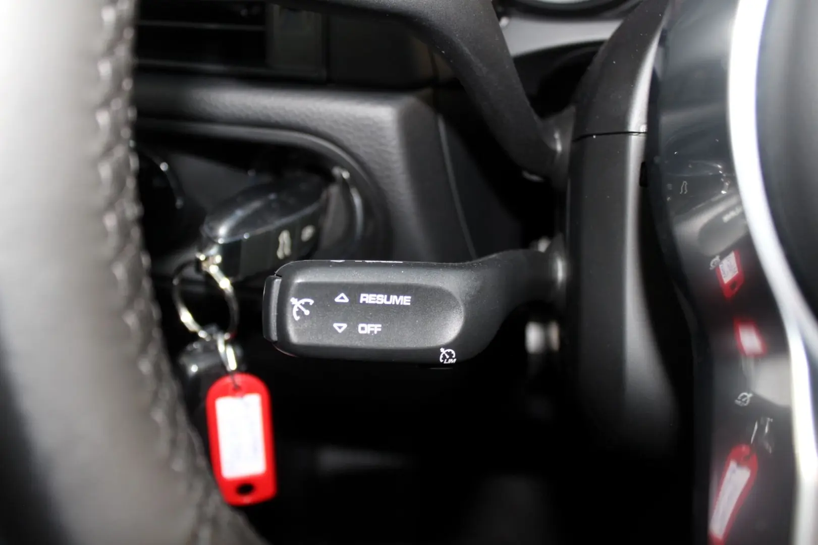 Macan 2.0 TFSI SPORTPAKET LED PANO 20 ZOLL 1.HD