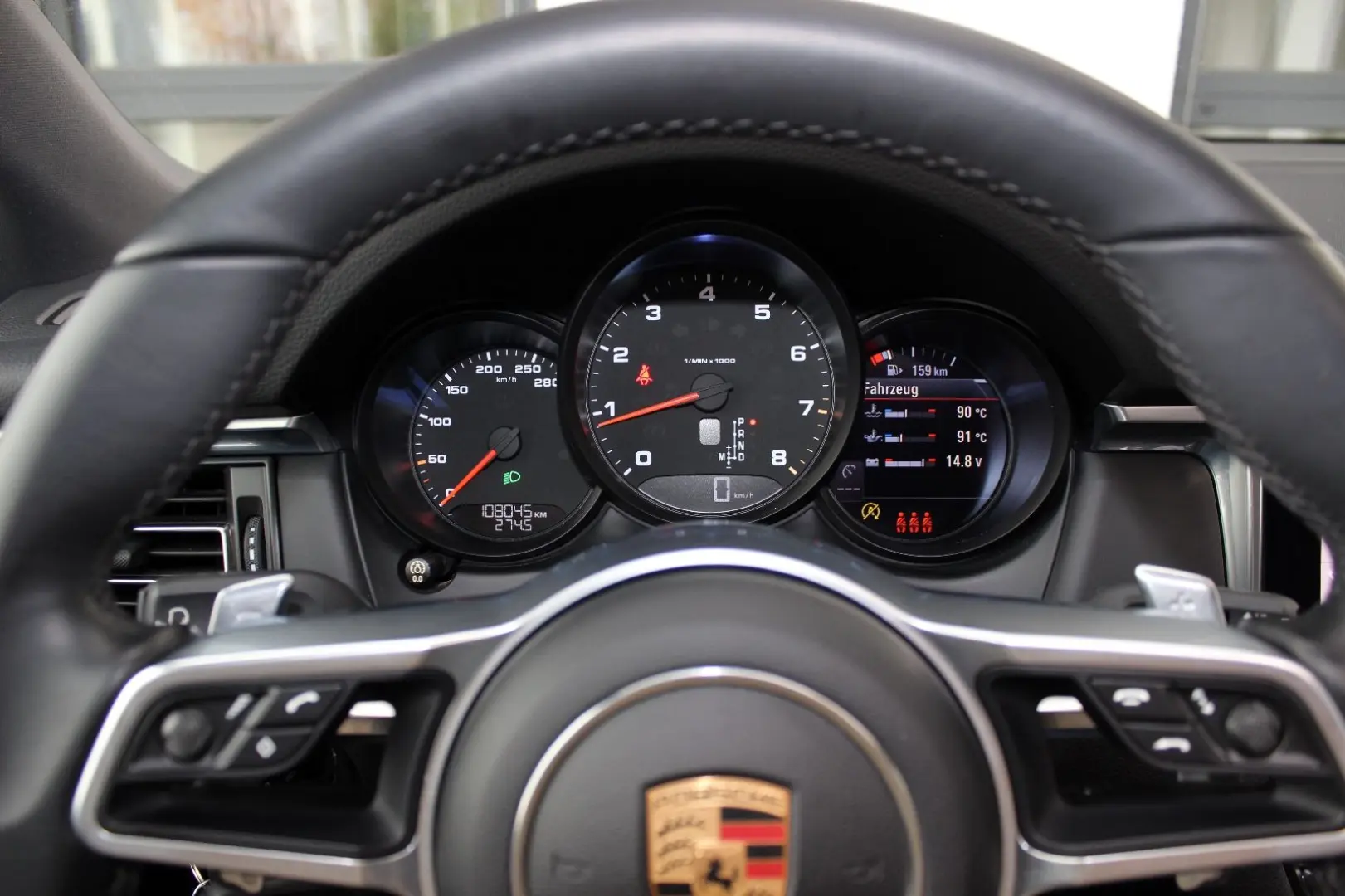 Macan 2.0 TFSI SPORTPAKET LED PANO 20 ZOLL 1.HD