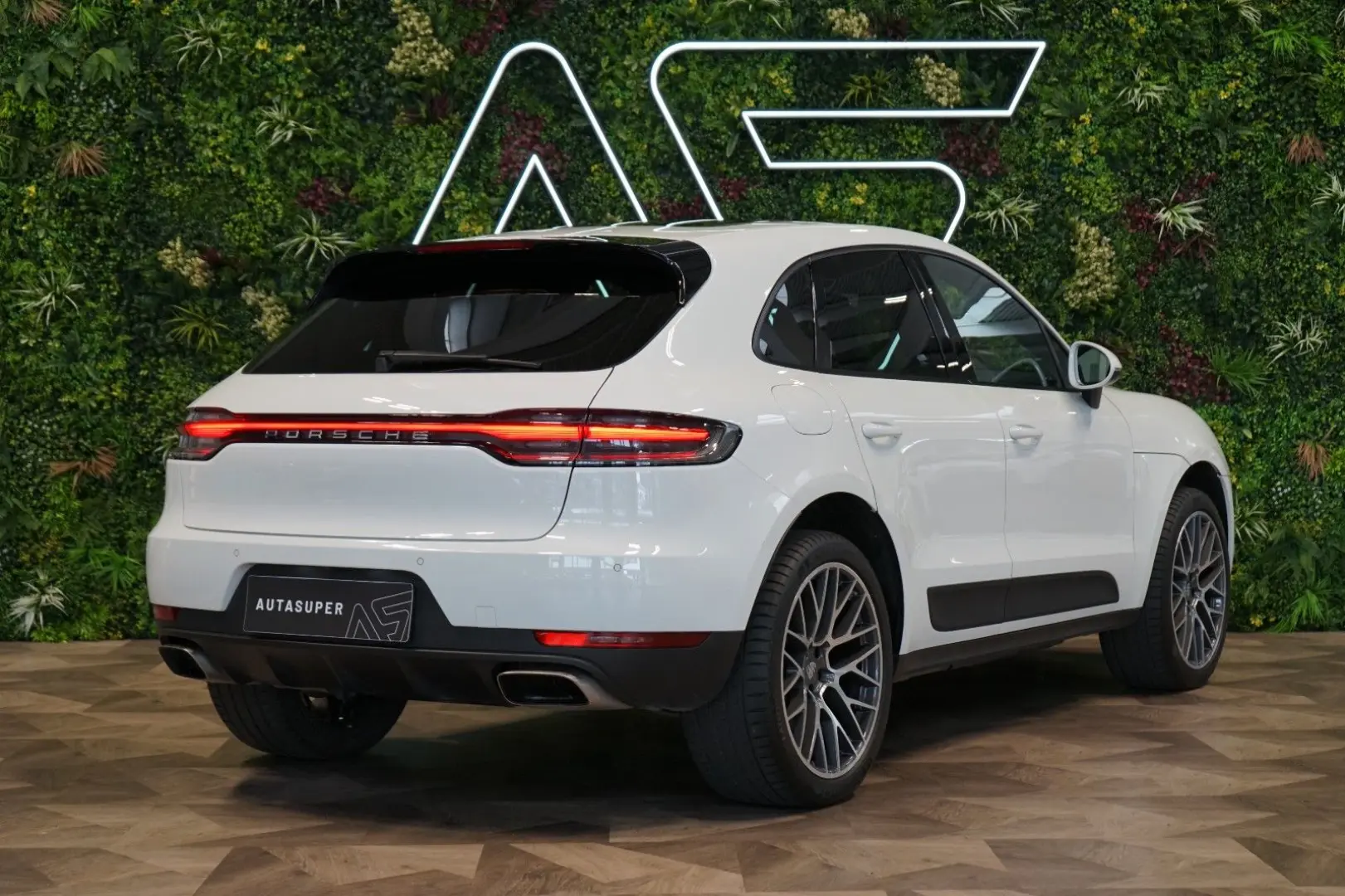 MACAN PANO CAMERA LED