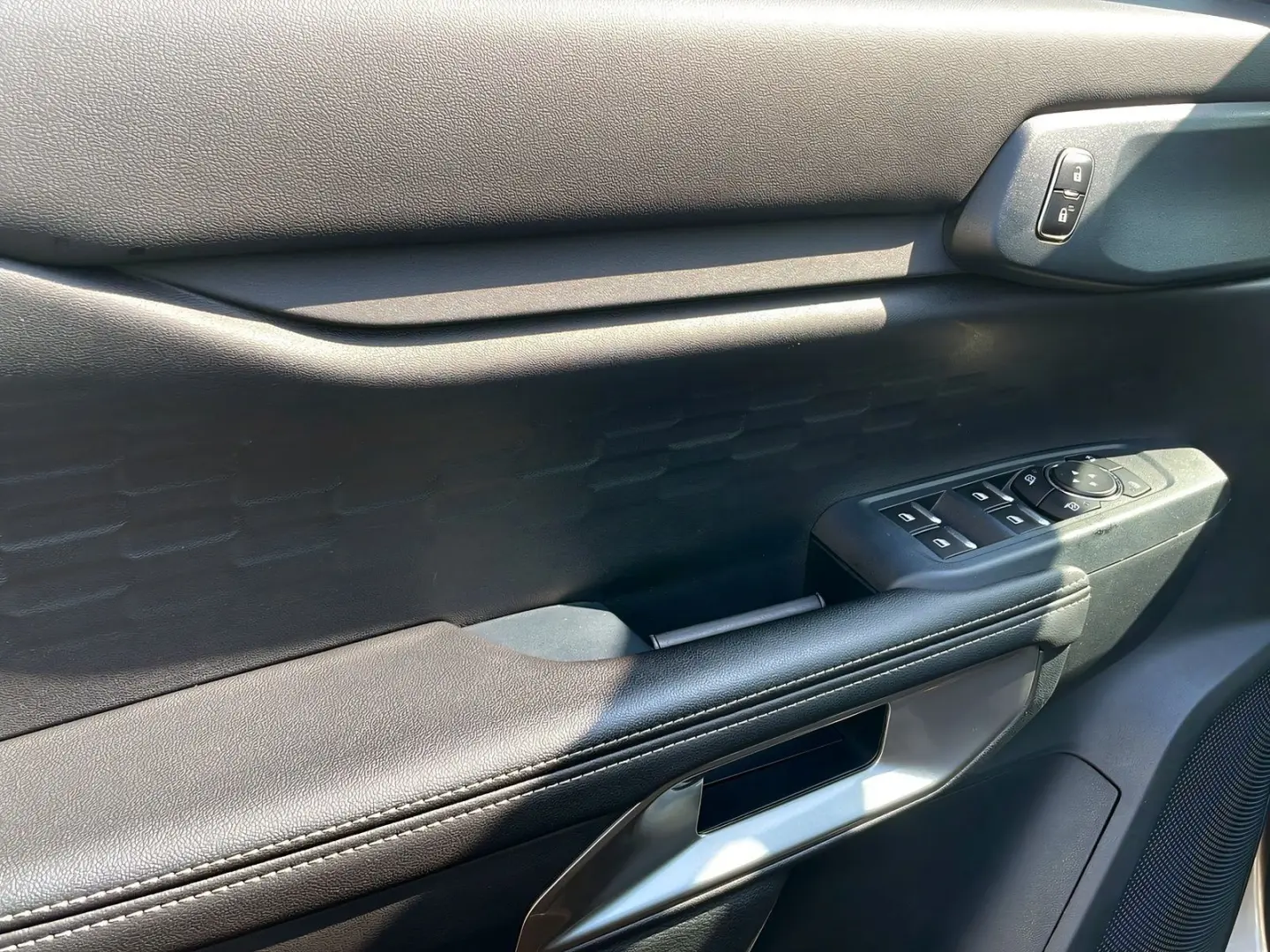 Ranger Limited Doka Pritsche-Rollo AHK 7J Garant