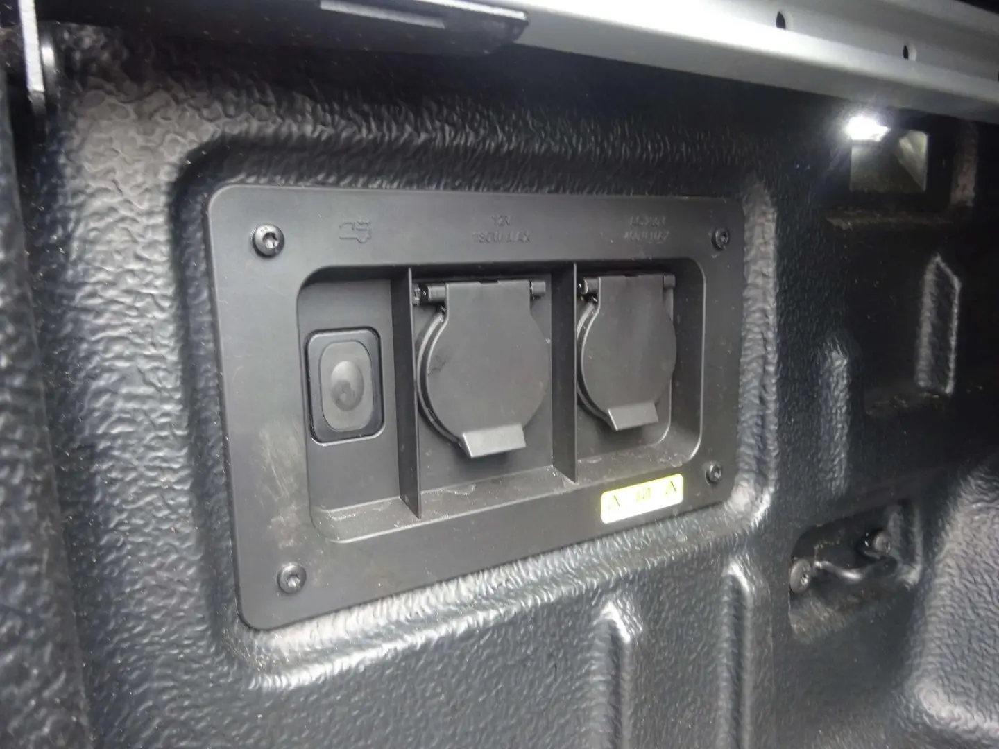 Ranger Wildtrak 4WD Doppelkabine AHK Laderaumrol