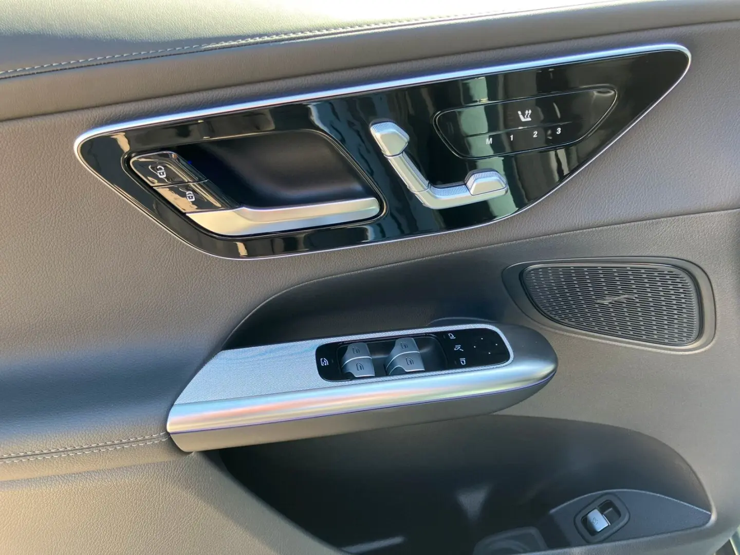 GLC 300 d 4M AMG Premium 20 Night AHK Panorama