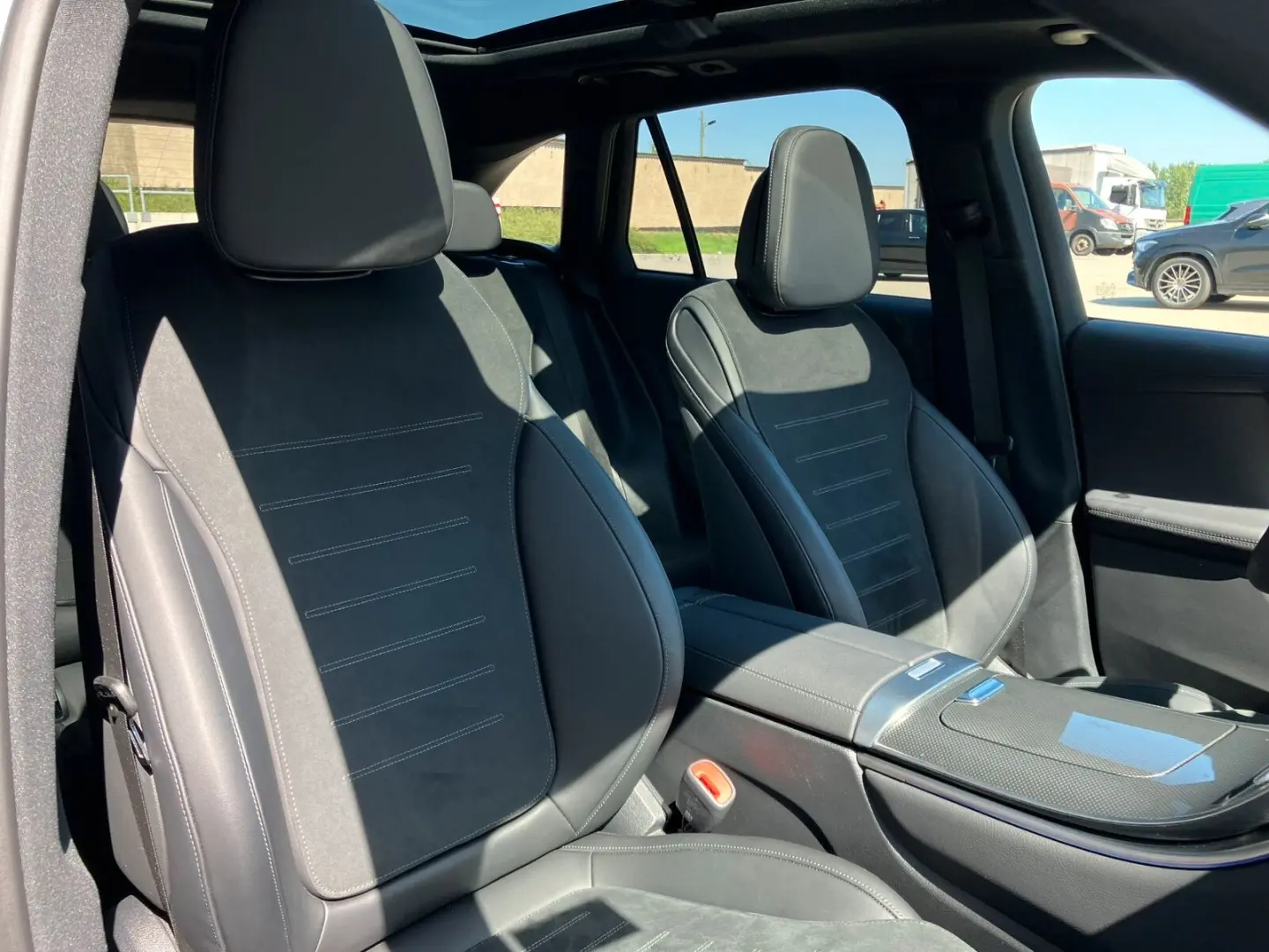 GLC 300 d 4M AMG Premium 20 Night AHK Panorama