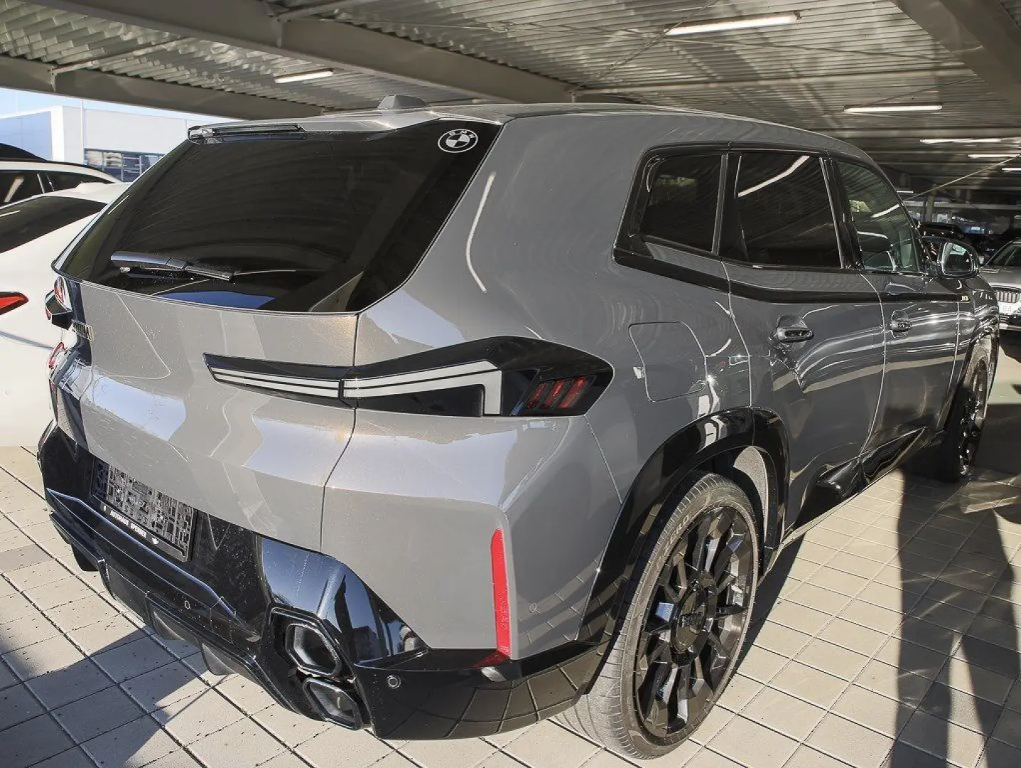 XM 23 Zoll M Fahrwerk Prof AHK Massage