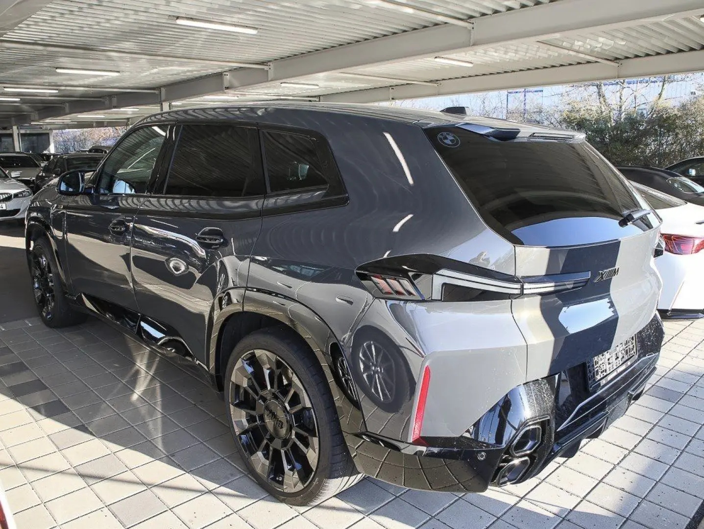 XM 23 Zoll M Fahrwerk Prof AHK Massage