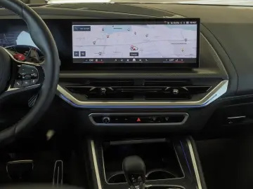 XM 23 Zoll M Fahrwerk Prof AHK Massage