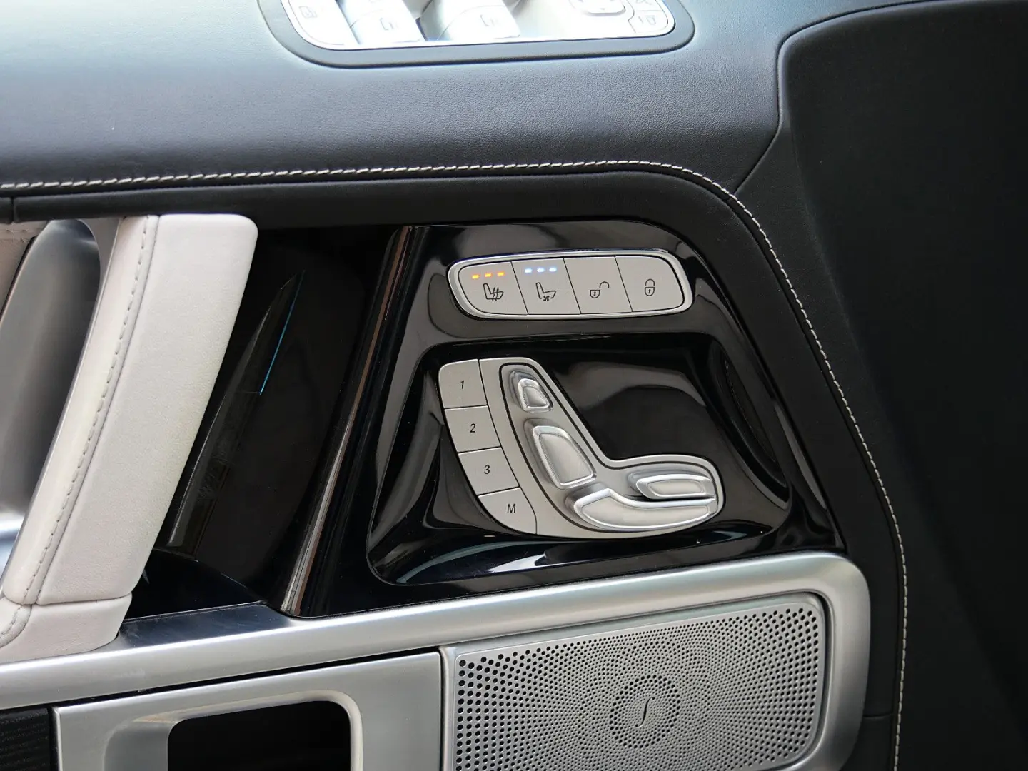 G 63 AMG Manufaktur  Night  Multikontursitz  22'