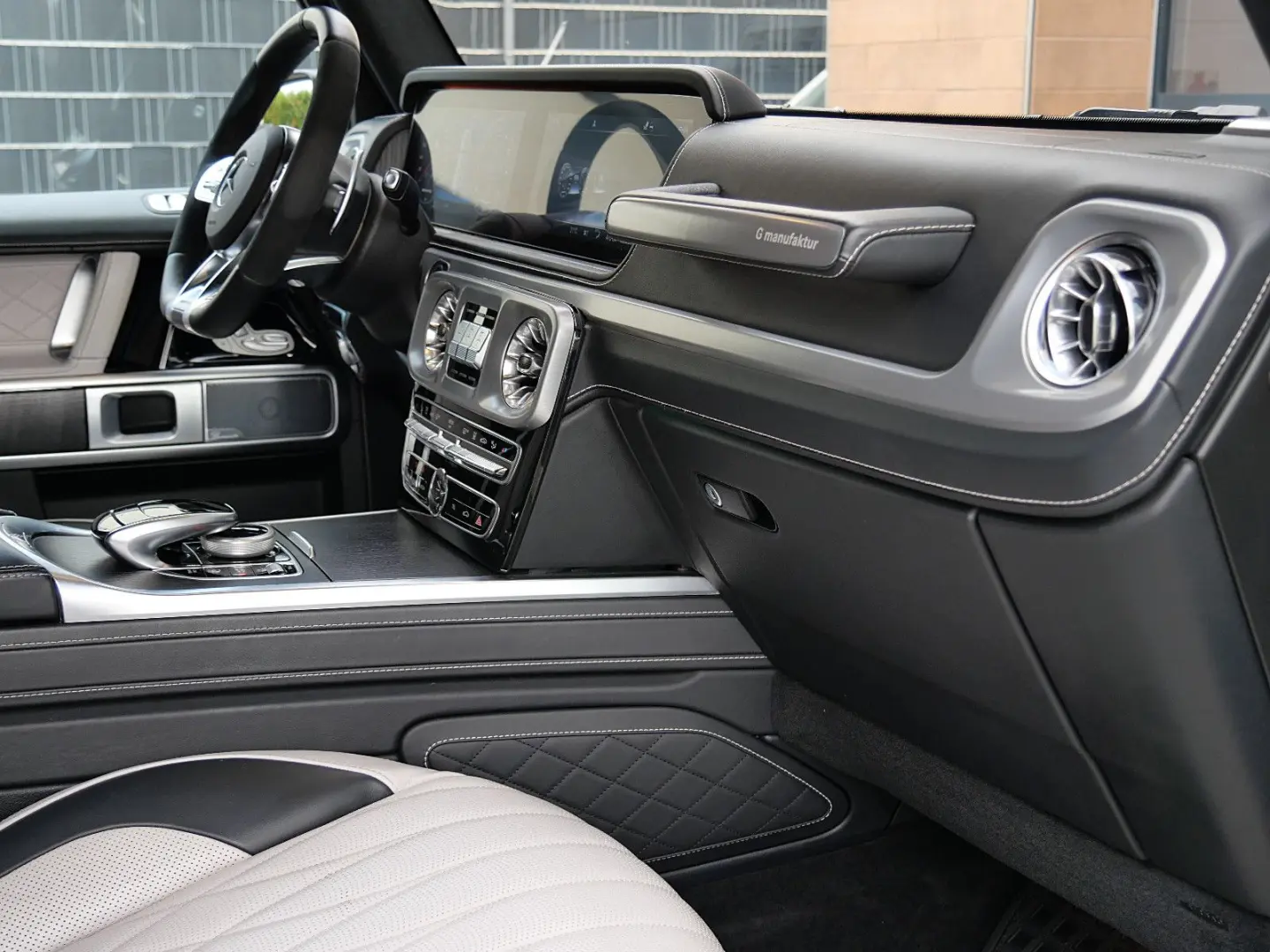 G 63 AMG Manufaktur  Night  Multikontursitz  22'